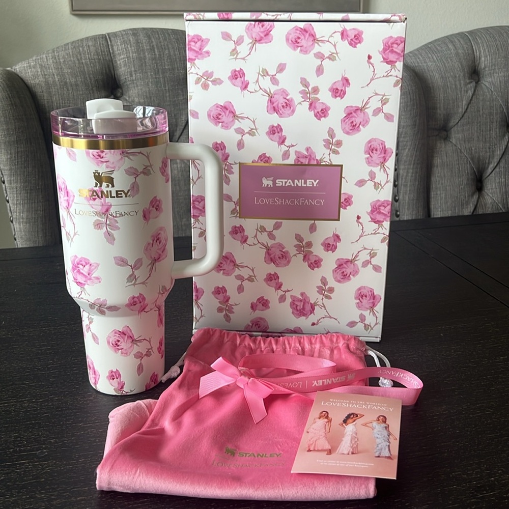 LOVE SHACK FANCY  x  STANLEY  Quencher Tumbler Ribbon Rosa
